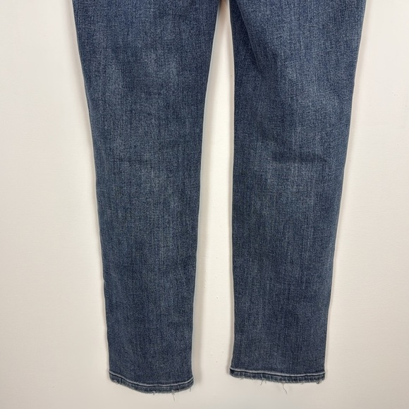 Judy Blue Leni Distressed High Rise Boyfriend Fit Jeans. Medium Wash. Size 9/29. - Picture 9 of 13